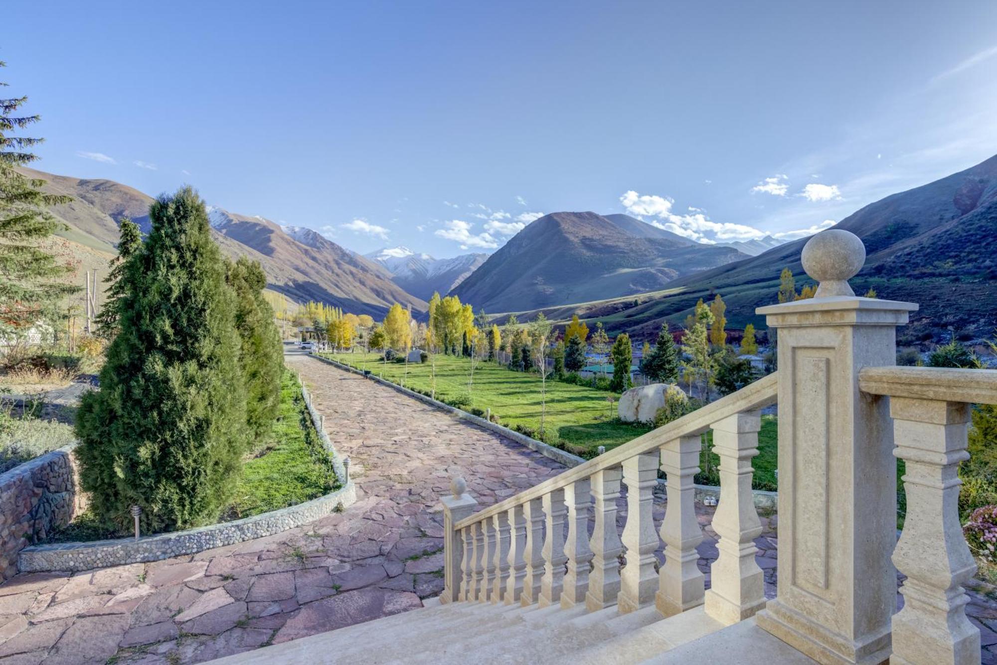 Mountain View Hot Spring Resort 비슈케크 외부 사진