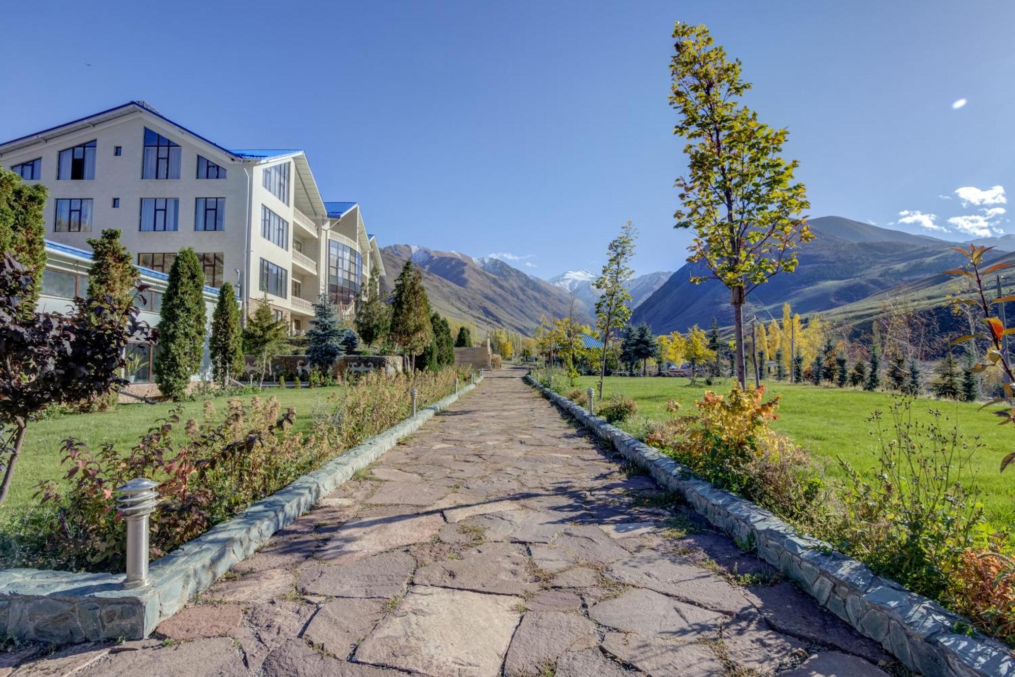 Mountain View Hot Spring Resort 비슈케크 외부 사진