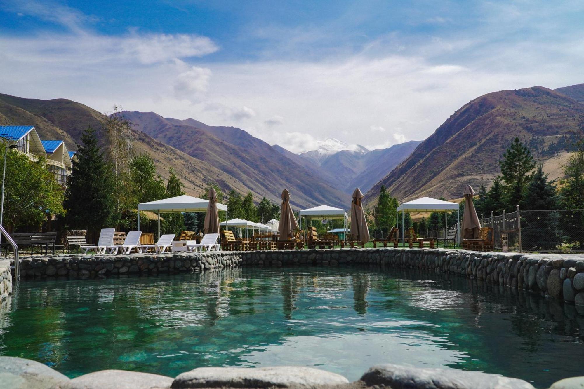 Mountain View Hot Spring Resort 비슈케크 외부 사진